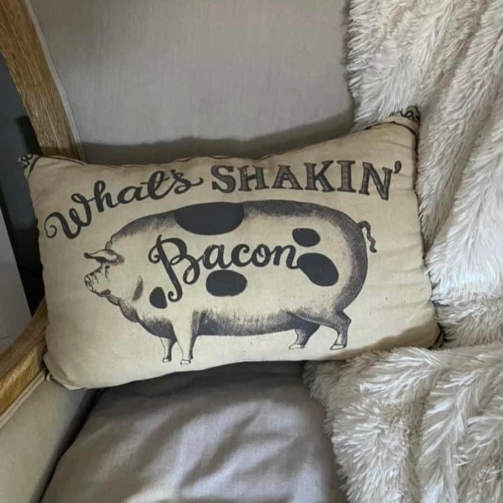 Throw pillow